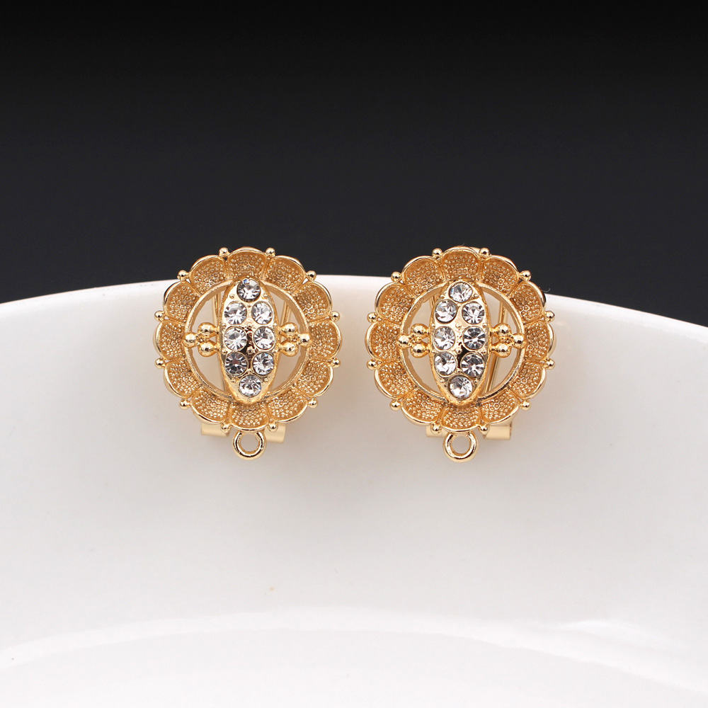 10 пар серег-цветов с фианитам – обзор и цена Jewelry Making Dubai